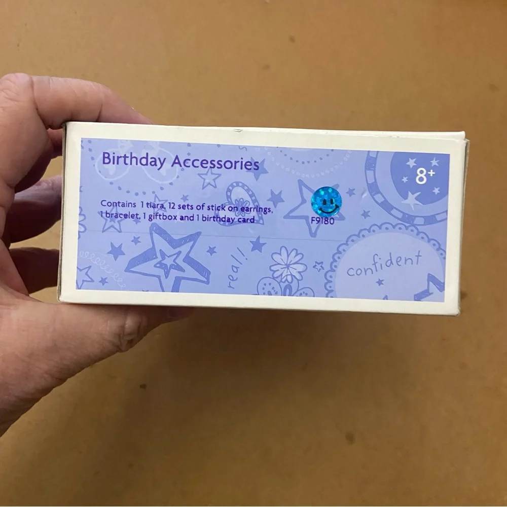 NIB American Girl Birthday Accessories Box 2014 - Picture 3 of 10